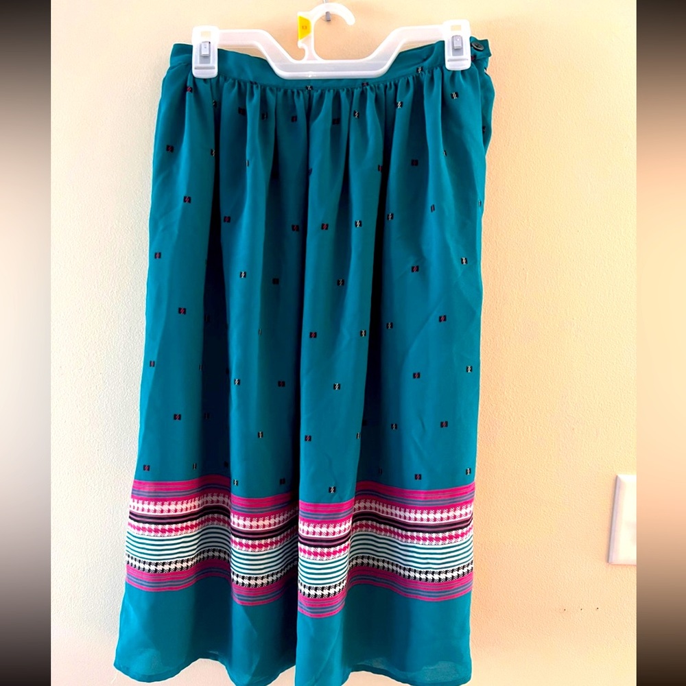 Ms.Chaus Midi Skirt